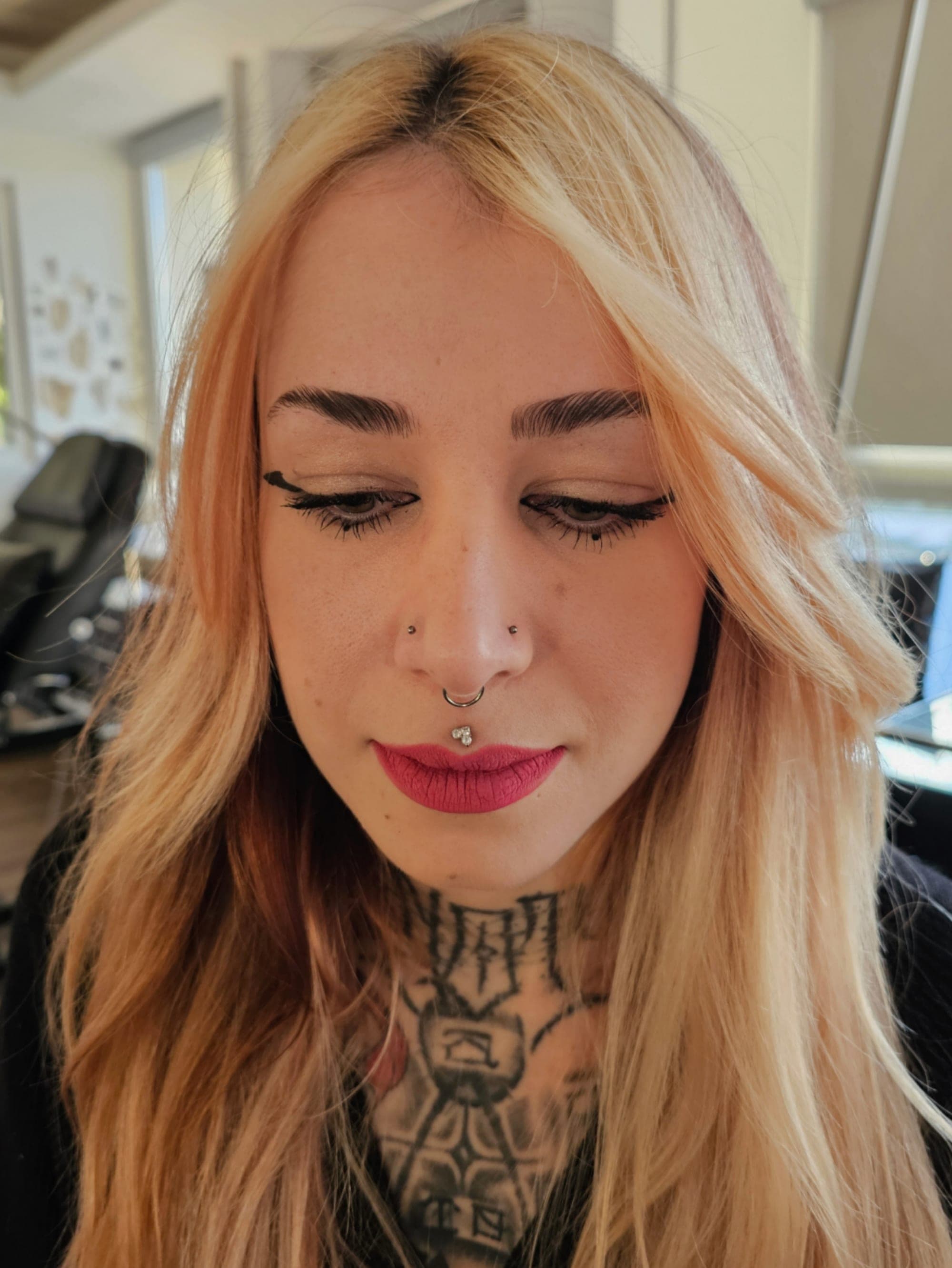 Symmetrisches Nostril – Piercings von Maya, Atelier Noir nu Köln