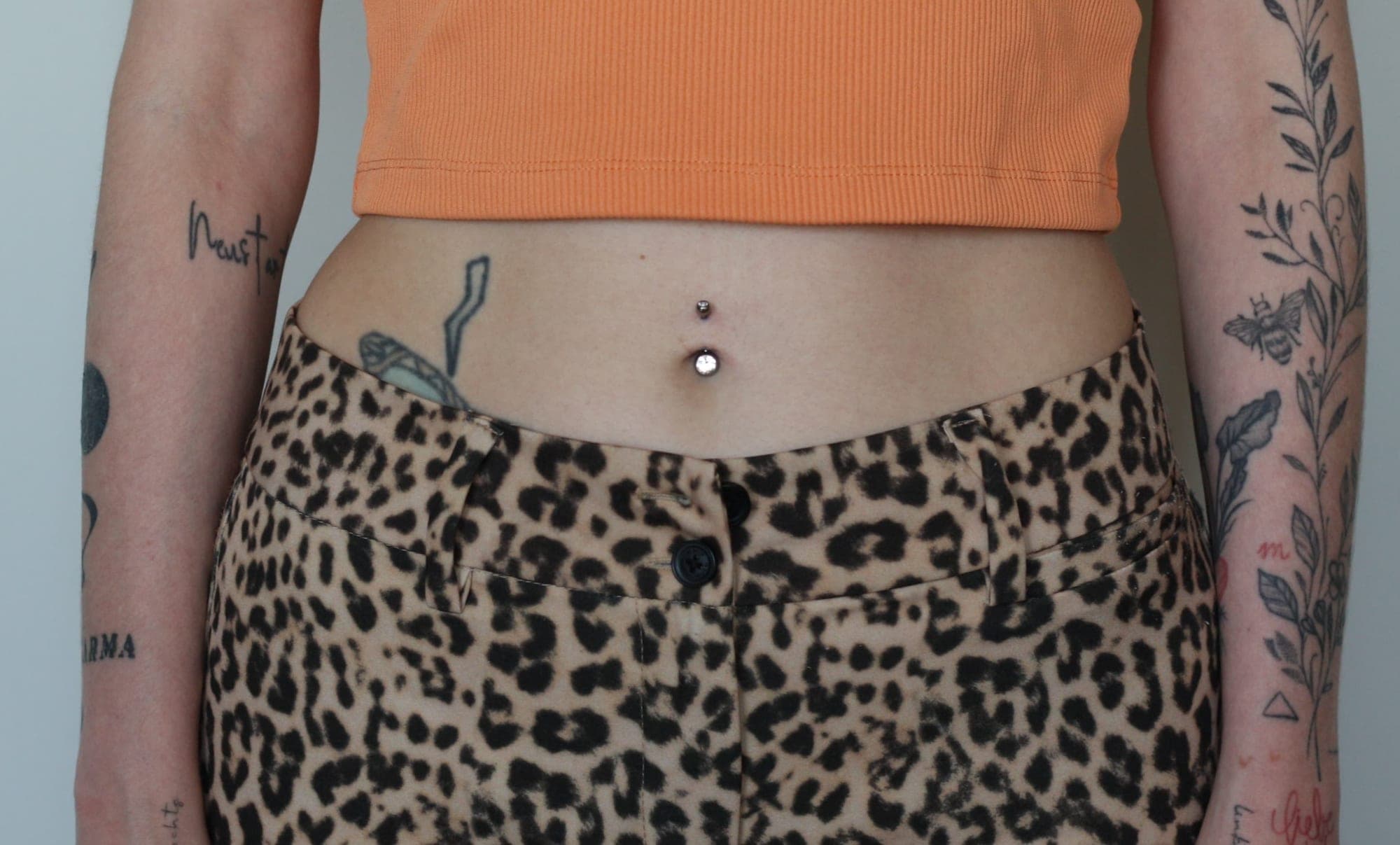 Bauchnabel Piercing – Piercings von Maya, Atelier Noir nu Köln