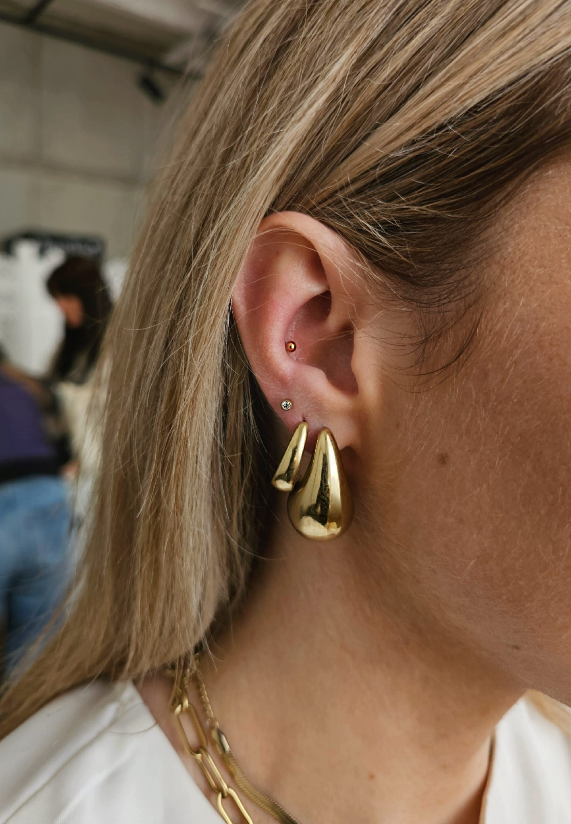 Lobe & Conch – Piercings von Maya, Atelier Noir nu Köln