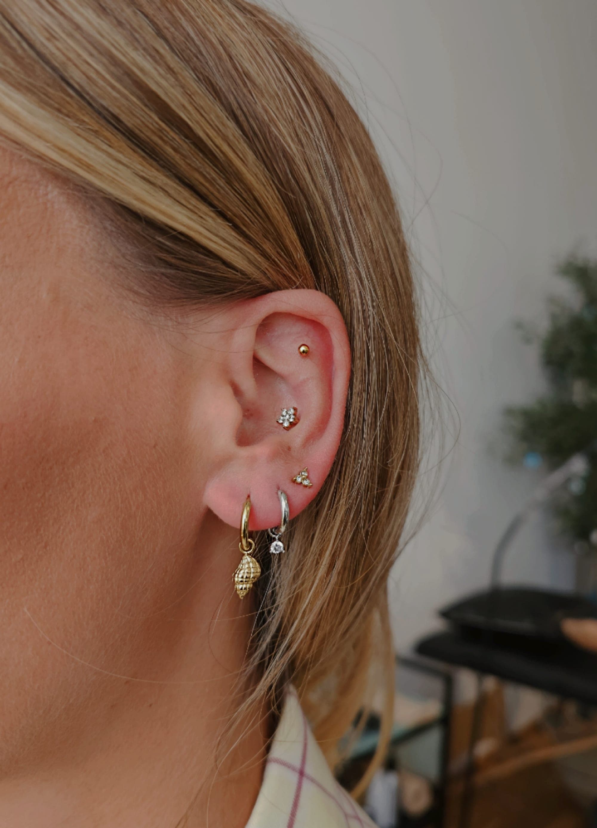 Flat Piercing – Piercings von Maya, Atelier Noir nu Köln