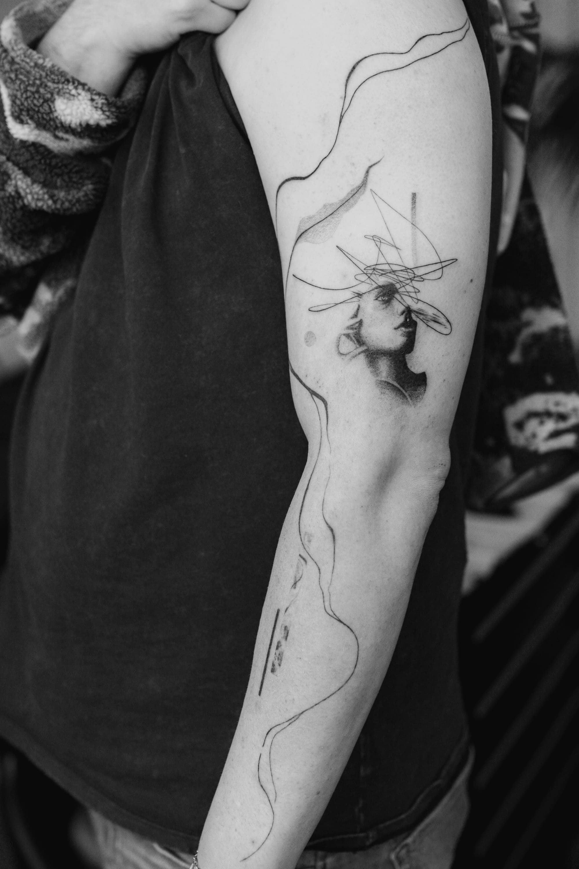 Flow & Realistic Overthinking – Flow, Surrealismus von Natalie, Atelier Noir nu Köln