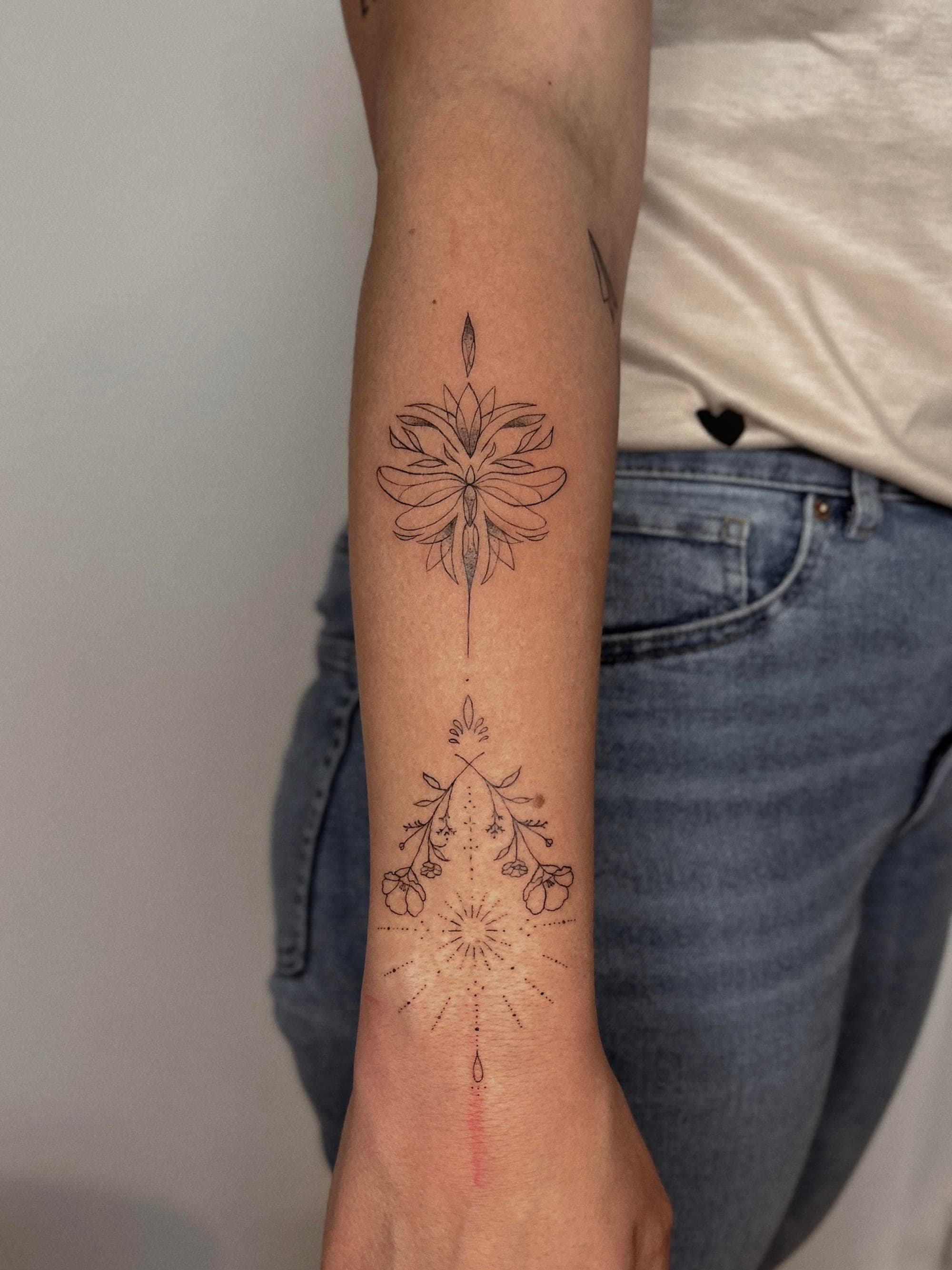 Libelle – Linework, Ornamente von Sarah, Atelier Noir nu Köln