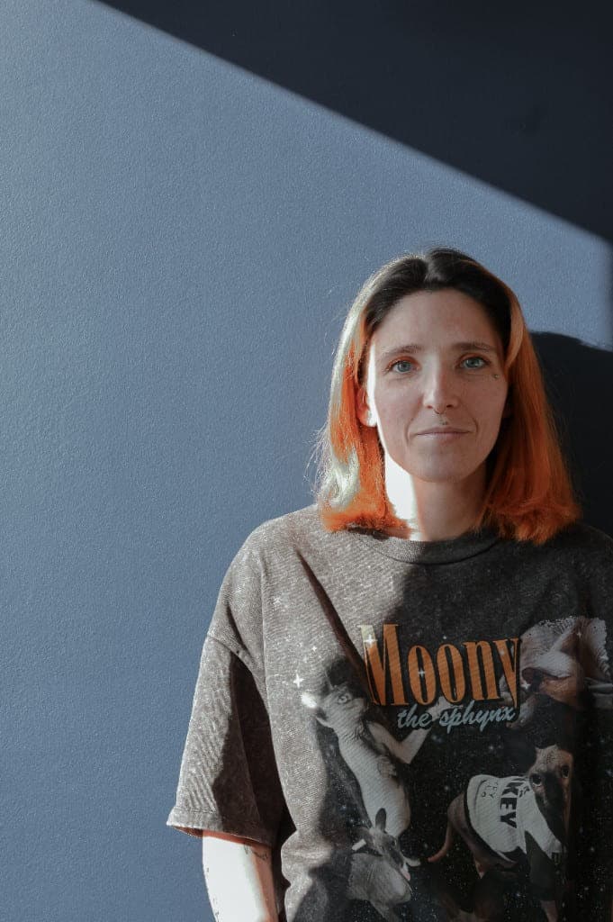 Ricarda – Tattoo Artist im Atelier Noir nu Köln